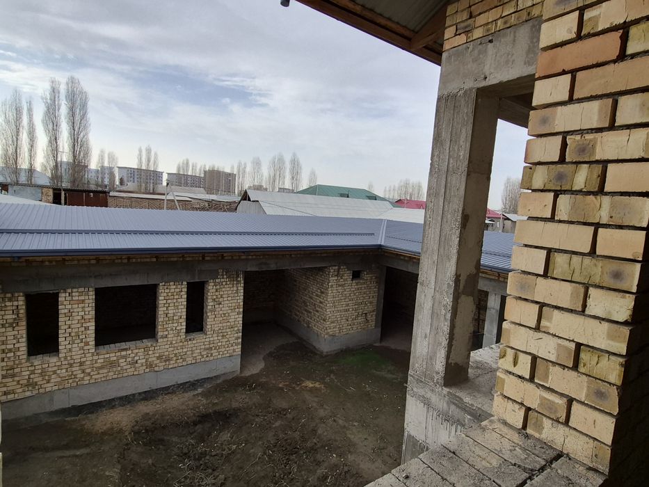 To‘y tepa Nurafshonda uchaska sotiladi