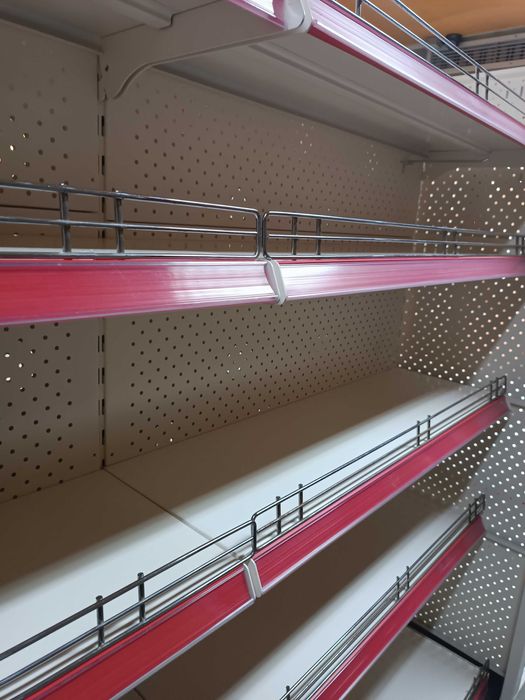 Островен стелаж за магазин