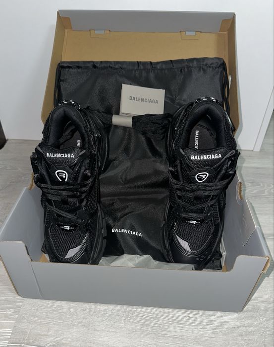 Balenciaga runner
