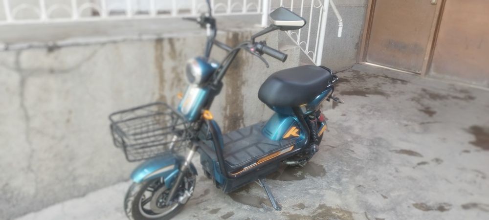 Скутер марка Бодо