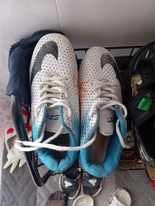 Продам бутцы для футбола