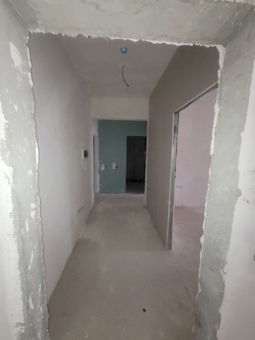 Arzonga 2 xonali kvartira srochna sotiladi