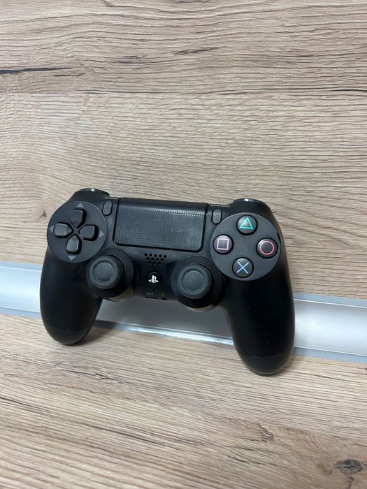 ОРИГИНАЛЕН SONY PS4 КОНТРОЛЕР