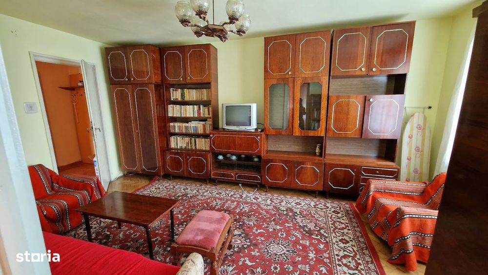 Balcescu-2 camere decomandate-Centrala-Loc de parcare