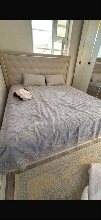 кровать двуспальная