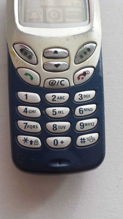 Работещ Ретро GSM Samsung r210s (Нова батерия)