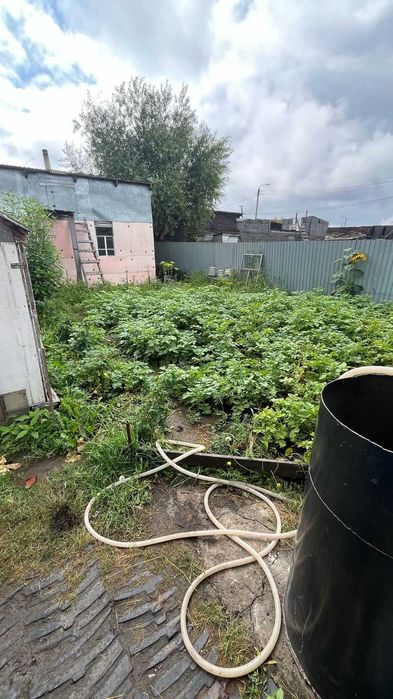 Продам в Бензострое