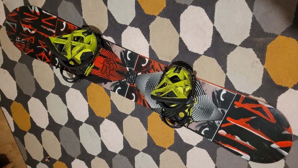 Placa snowboard NITRO 153 + legaturi NITRO PHANTOM