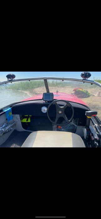 Продам лодку с мотором с прецепом