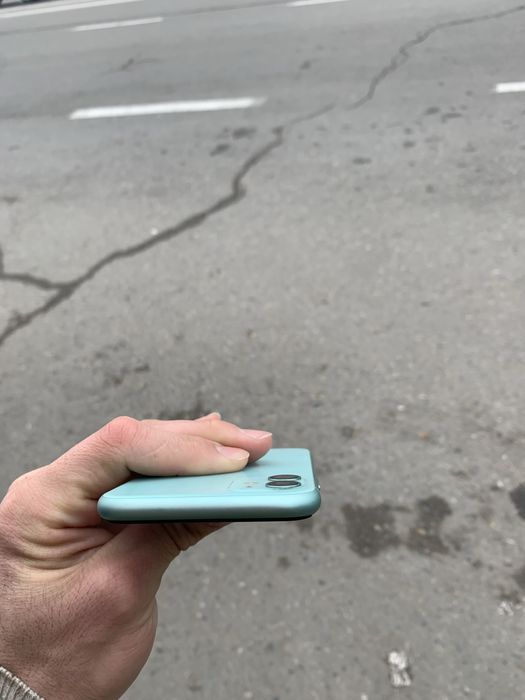 IPhone 11 holati tinniq naqdha faqat