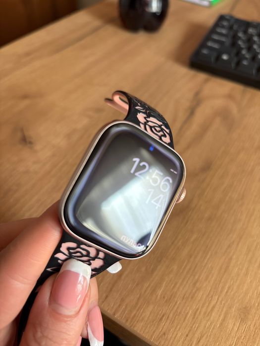 Продам Apple Watch 11
