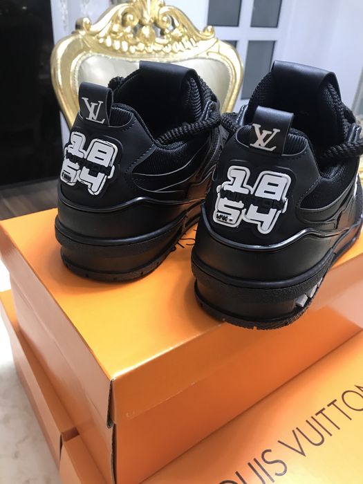 Adidasi Louis Vuitton nou