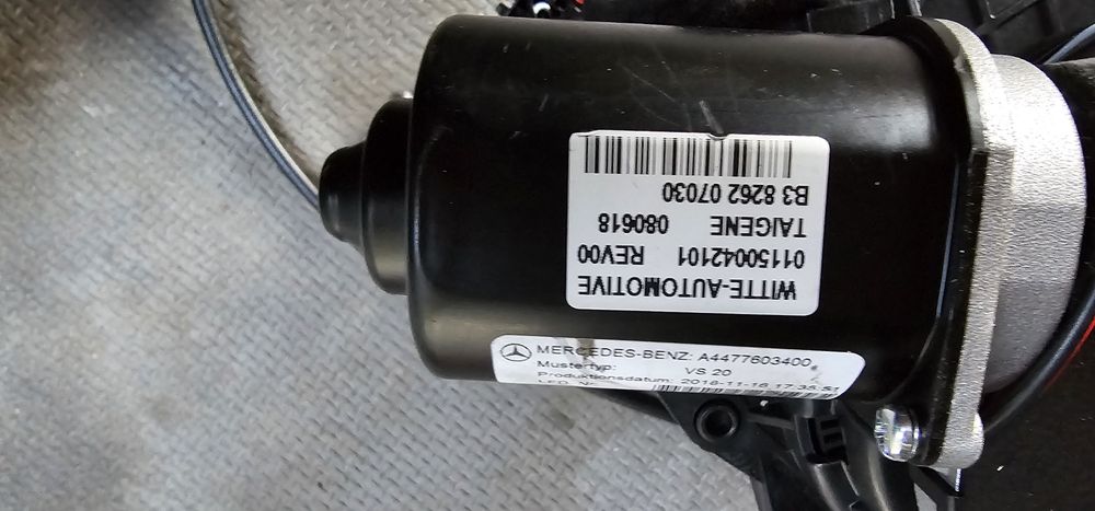 Motor usa culisanta electrica stanga Mercedes W447