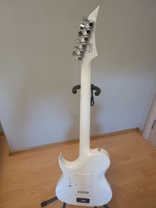 Solar guitars winter 1.6 evertune