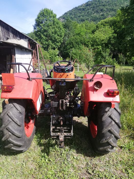 Vând Tractor u445 DT