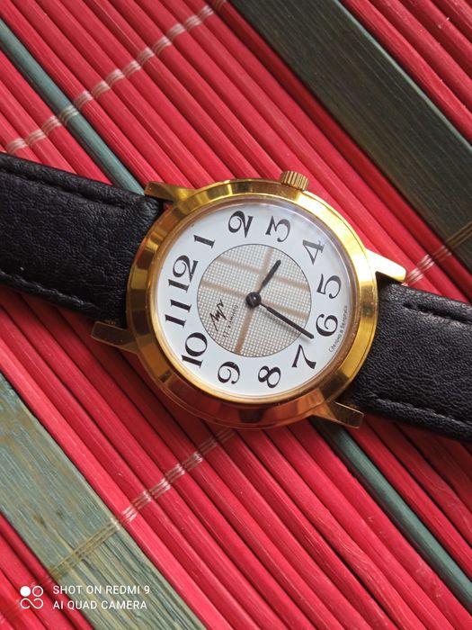 Нов руски часовник Луч,позлатен.