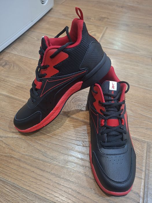 Дамски сникърси Reebok
Сникърси MORE BUCKETS