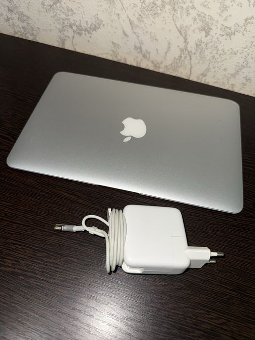 Продам Macbook Air