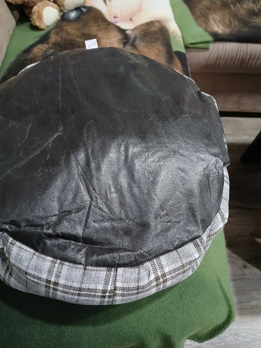 Продавам котешко легло