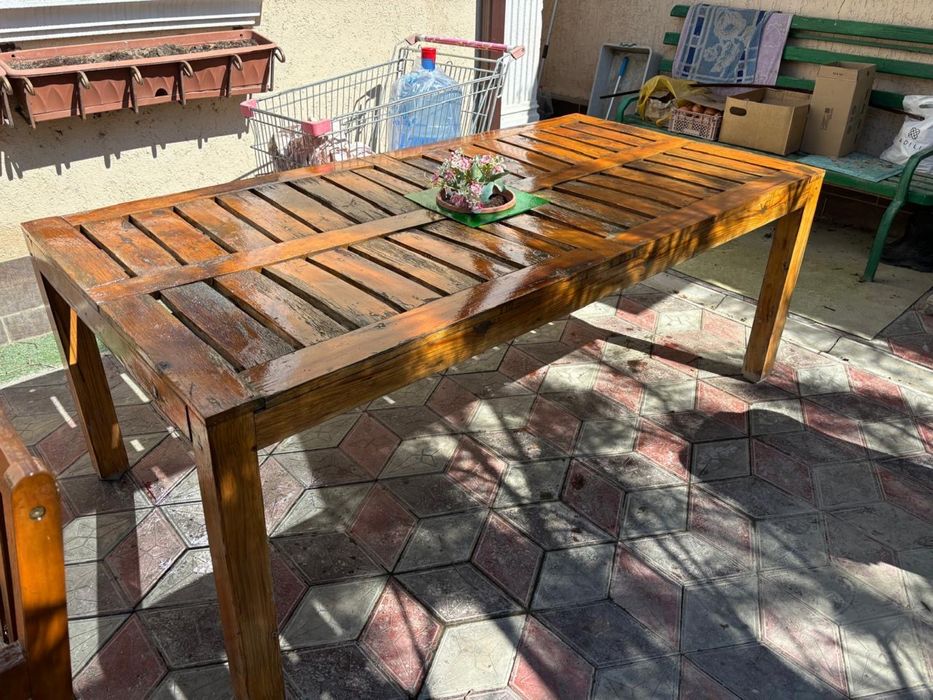 Продам стол деревянный