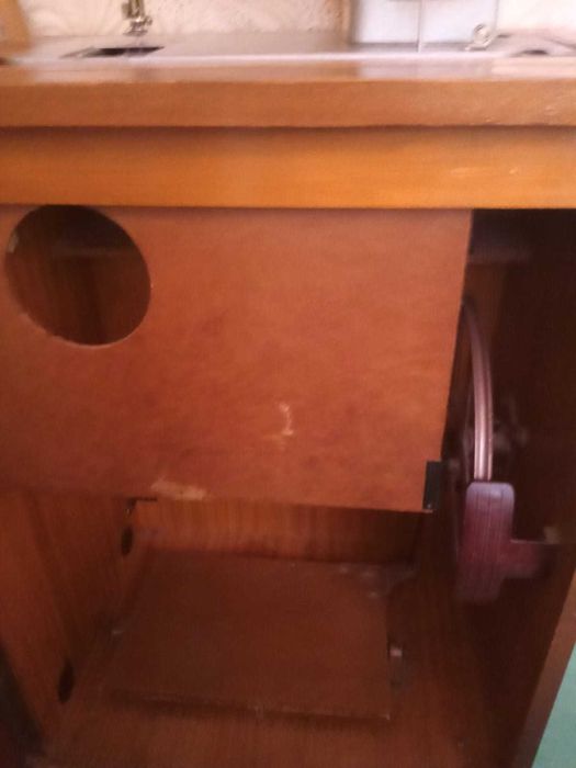 Продам швейную машинку