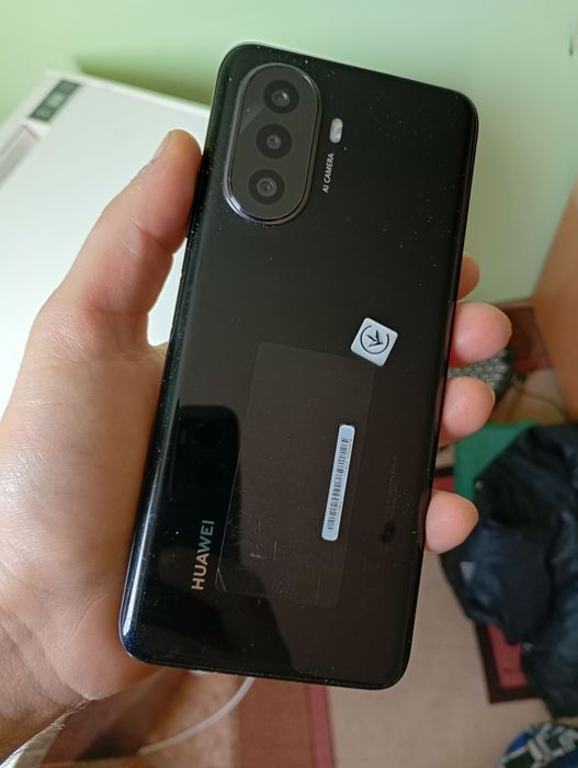 Телефон Huawei Y70