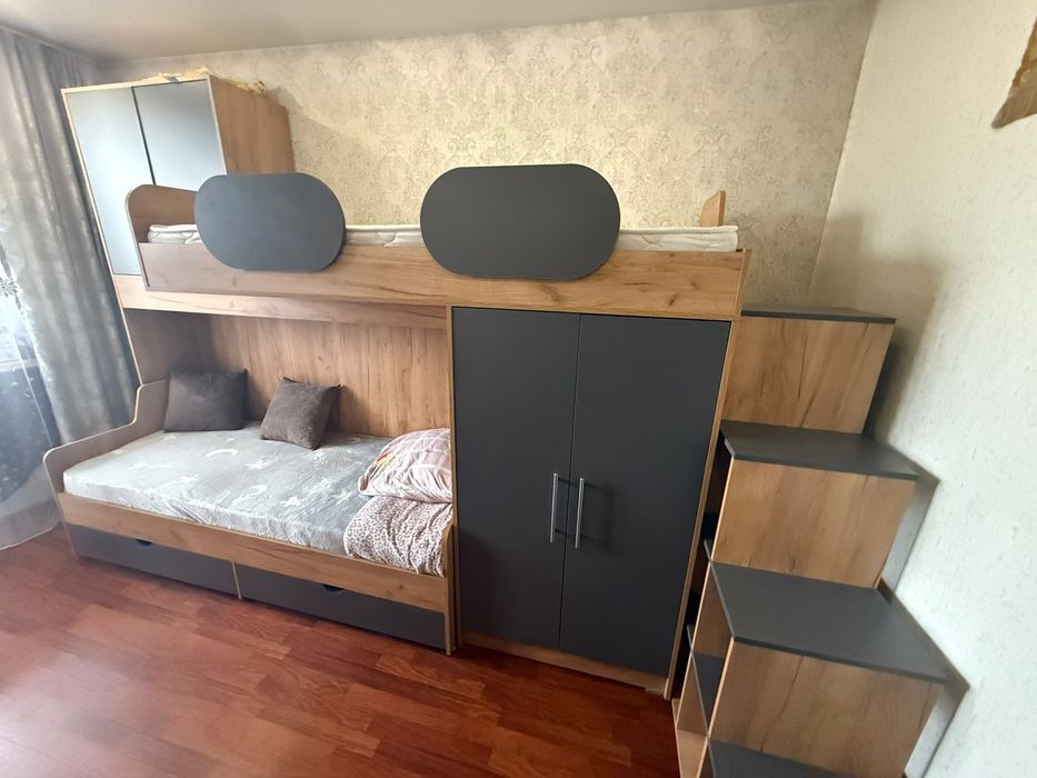 Продам двух ярусную кровать