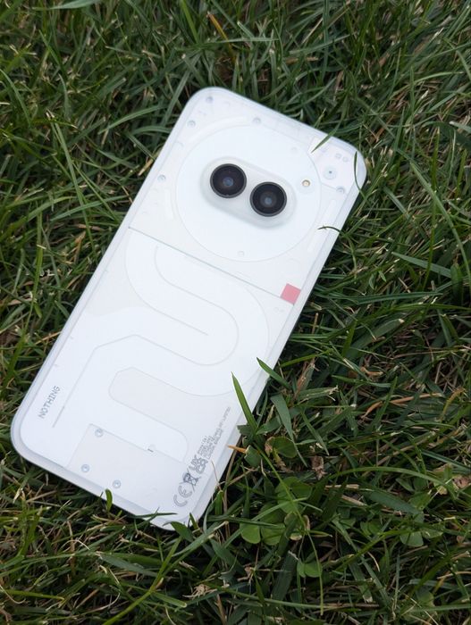 Nothing phone        ,