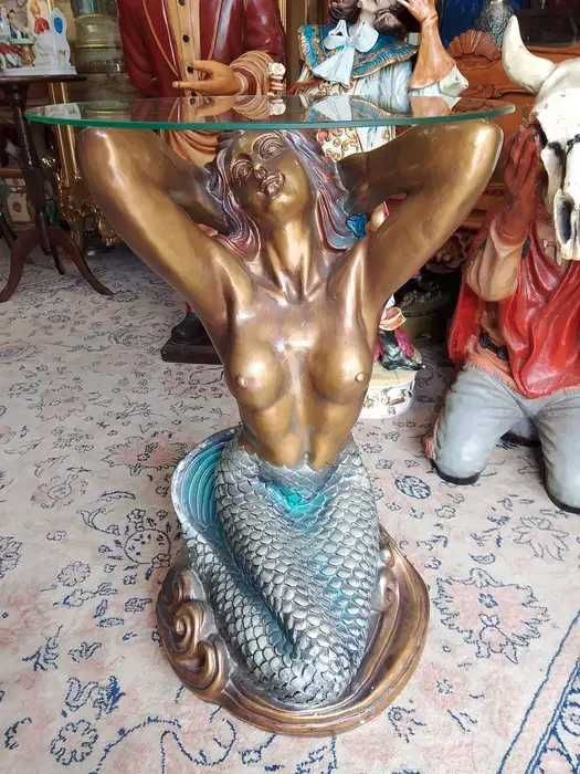 Изящна холна масичка - Basano