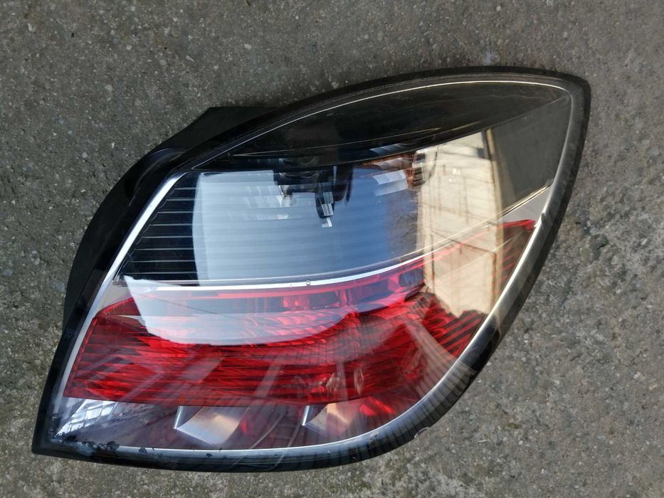 stop Opel Astra H GTC dreapta 100 lei