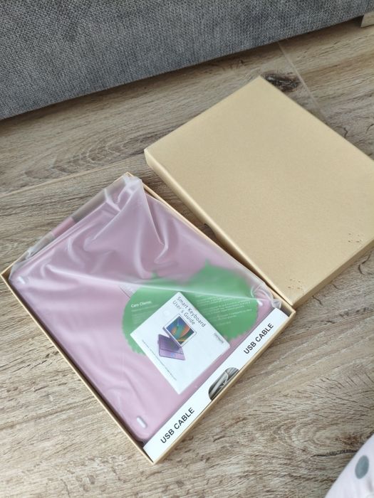 Husă pentru iPad 10/11 rotativă 360° cu tastatură  și touchpad