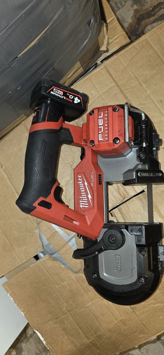 Milwaukee M12 FBS64 ferăstrău cu banda fuel brushless  2024
