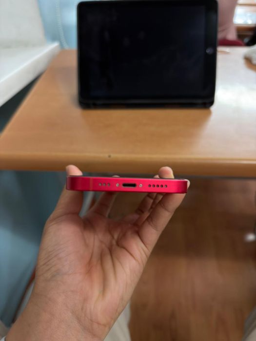 Продам айфон 14 (128gb) Product red