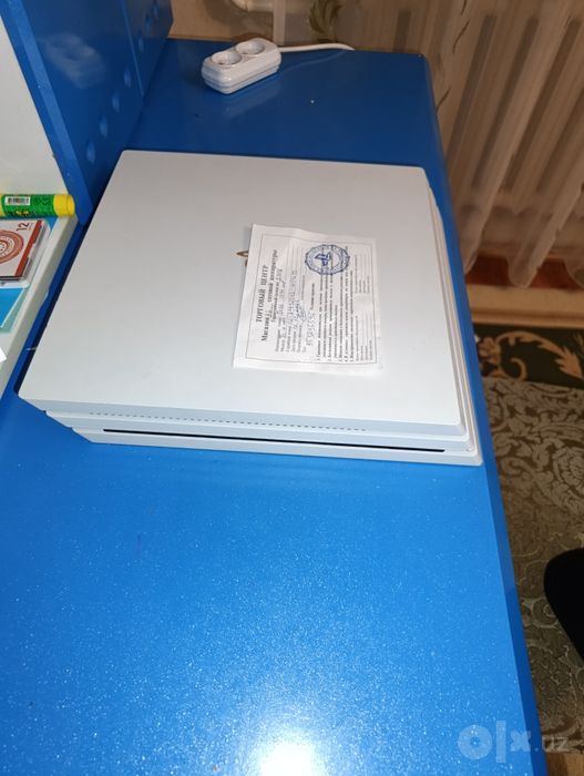Лимитированная белая PS4 Pro 1 ТБ + 2 джойстика, гарантия 1.5 месяца
