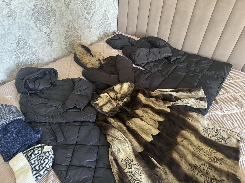 Норка шуба и 3 куртки вместе 40000