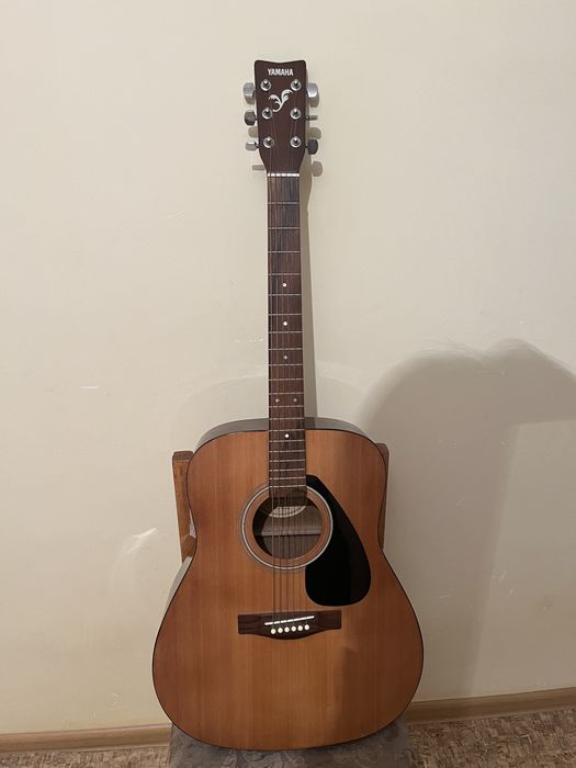 Yamaha f310 акустическая гитара