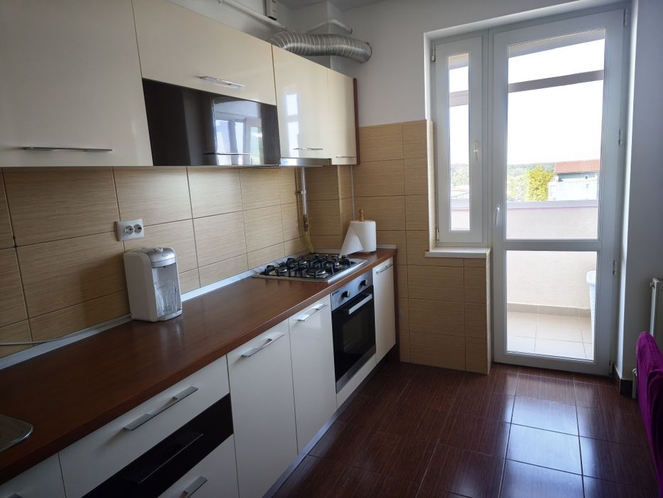Inchiriez apartment cu 2 camere