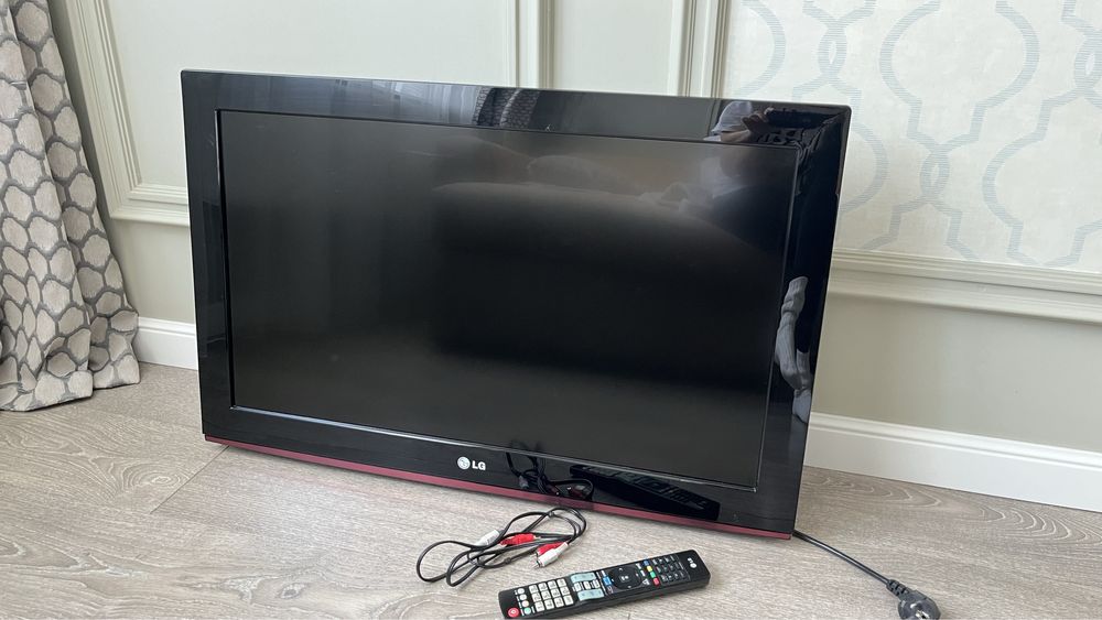 Продам телевизор LG