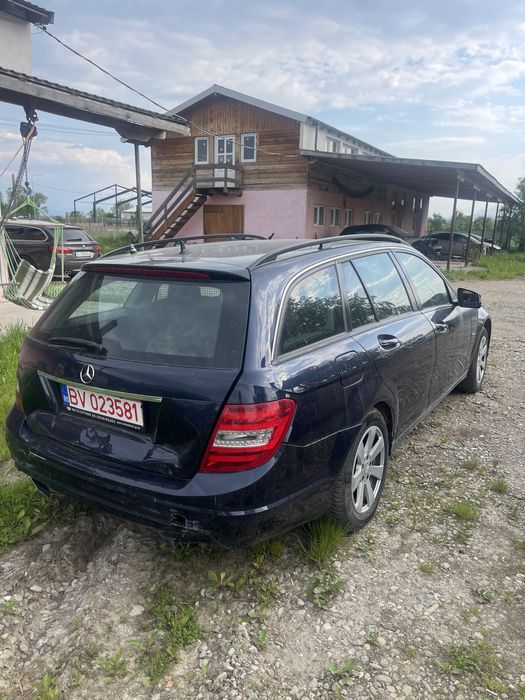 Dezmembrez Mercedes c200 w204 Facelift combi Codlea • OLX.ro