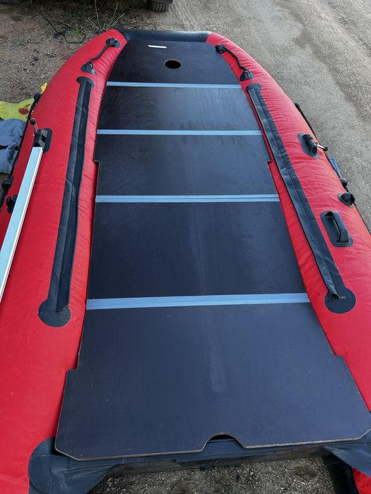 Лодка Bering 340 с мотором