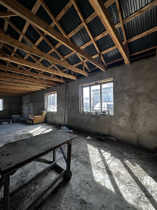 продам участок с постройкой