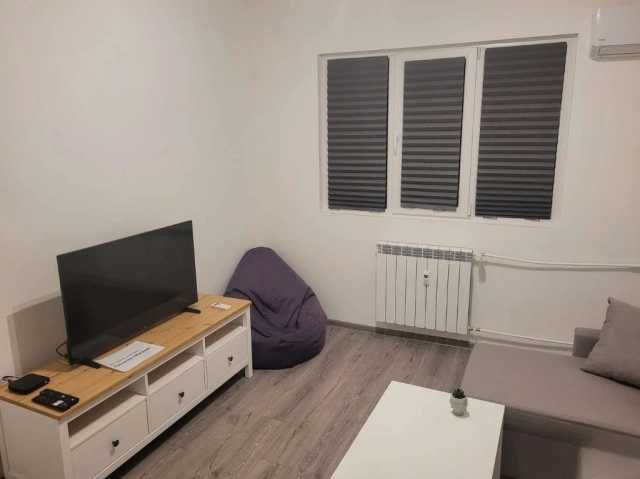 Дава се под наем Двустаен апартамент в София, Център - 62 кв.м за 797.64 € - Снимка #2