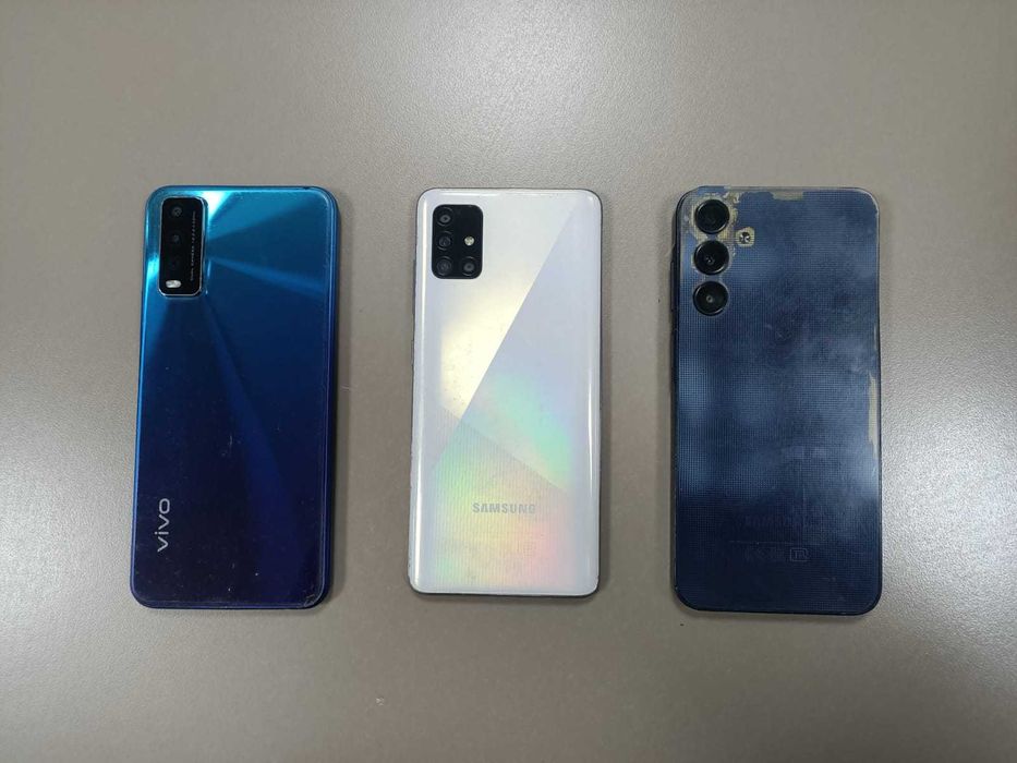 Продам на запчасти смартфоны