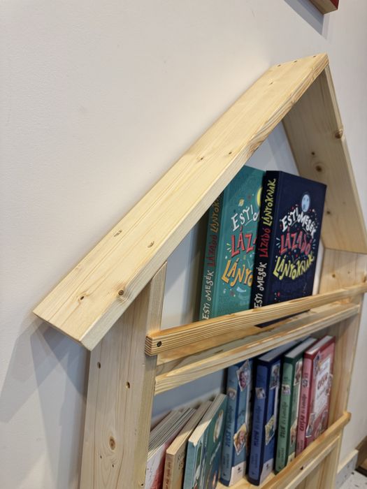 Biblioteca tip Montessori din lemn - raft pentru carti copii