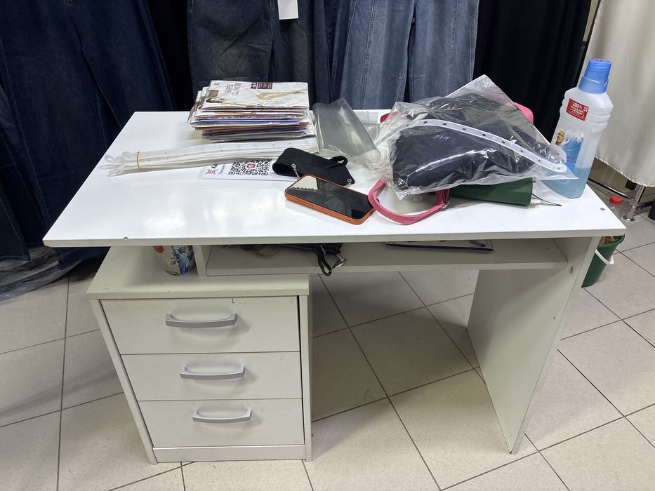 Зеркала вешалки стол