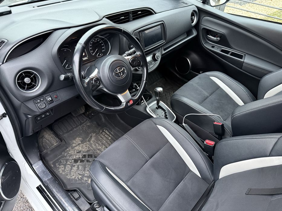 Toyota Yaris hyrid 1.5 GR Sport