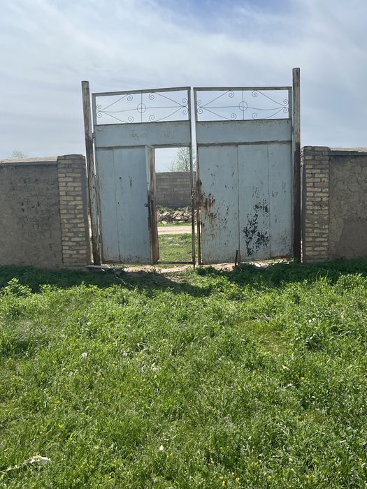 Hovli sotiladi.24 sutixli