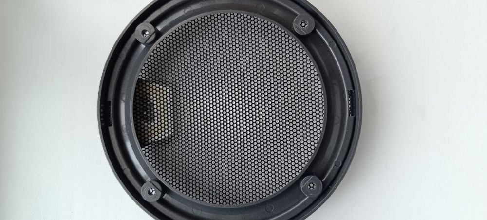 Декоративные решётки от колонок