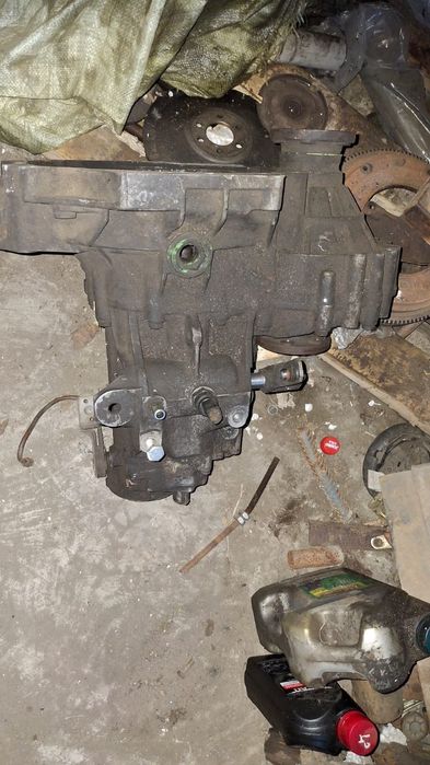 Продам кпп на гольф двигатель АЕЕ 1.6