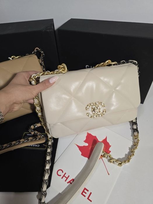 Дамска чанта Chanel flap 19 bag